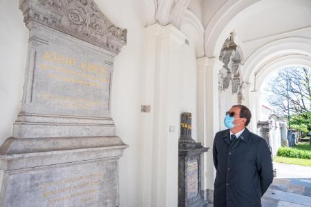 Poklon Josipu Jurčiču v spominskem parku Navje v Ljubljani 3